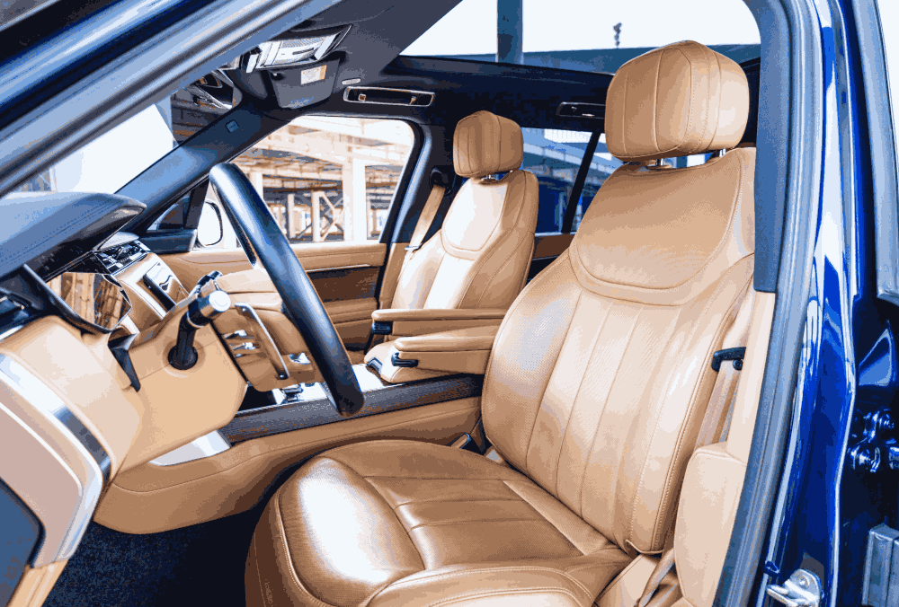 Land Rover Range Rover Vogue HSE front seats