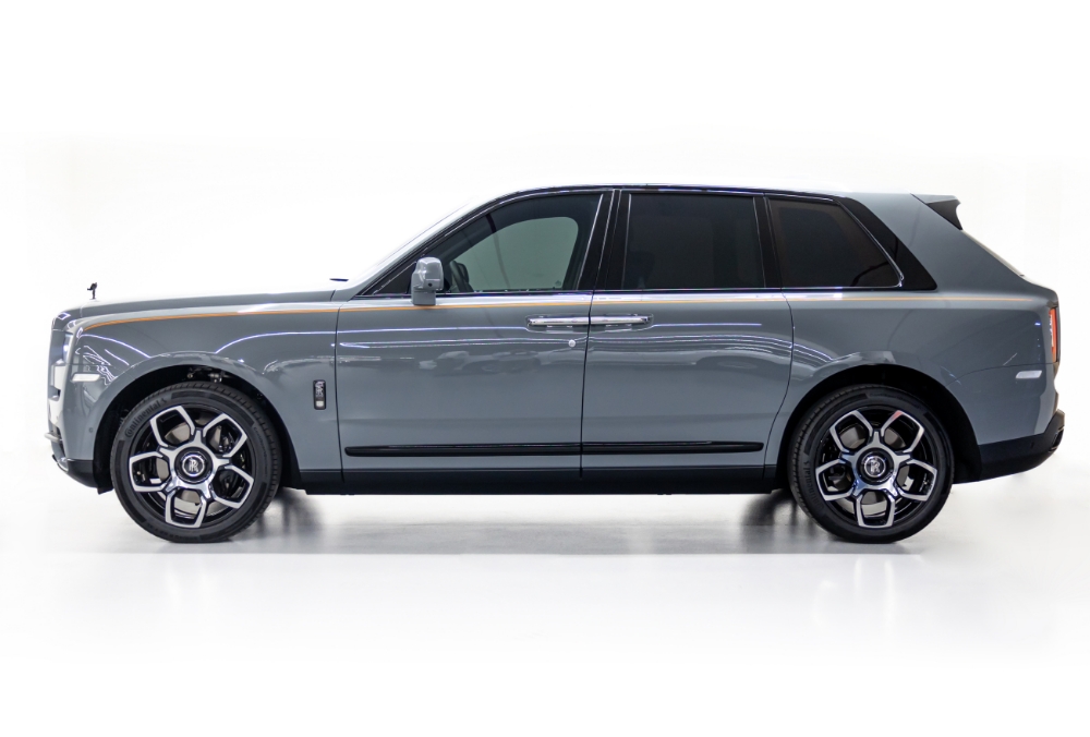 Grey Rolls-Royce Cullinan Black Badge side view