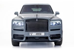 Front view of Grey Rolls-Royce Cullinan Black Badge