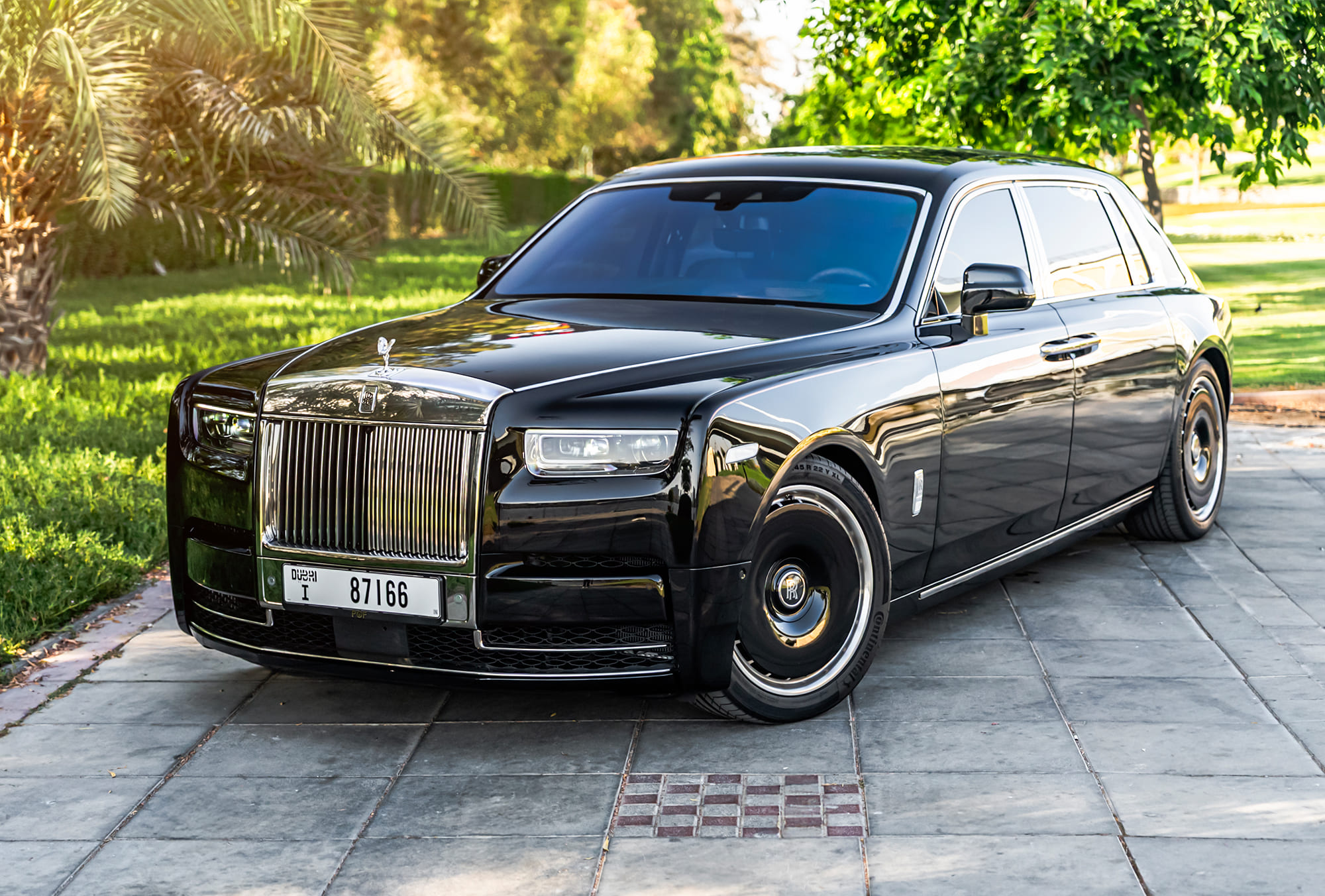 Black Rolls Royce Phantom 2024