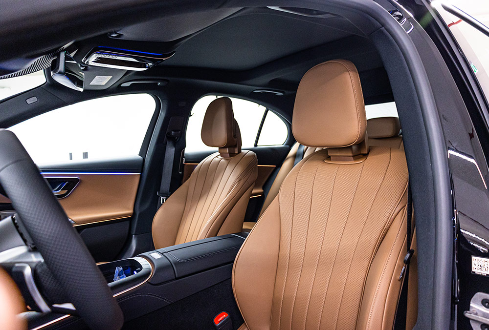 Mercedes-Benz E-Class E 300 front seats