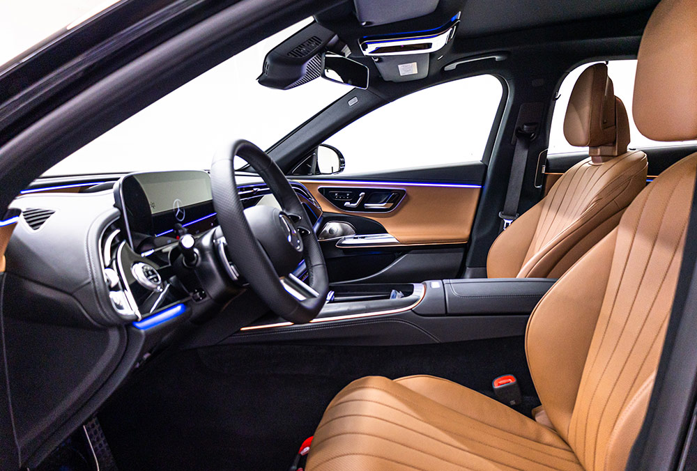 Mercedes-Benz E-Class E 300 front seats side view