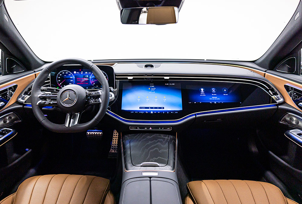 Mercedes-Benz E-Class E 300 interior view