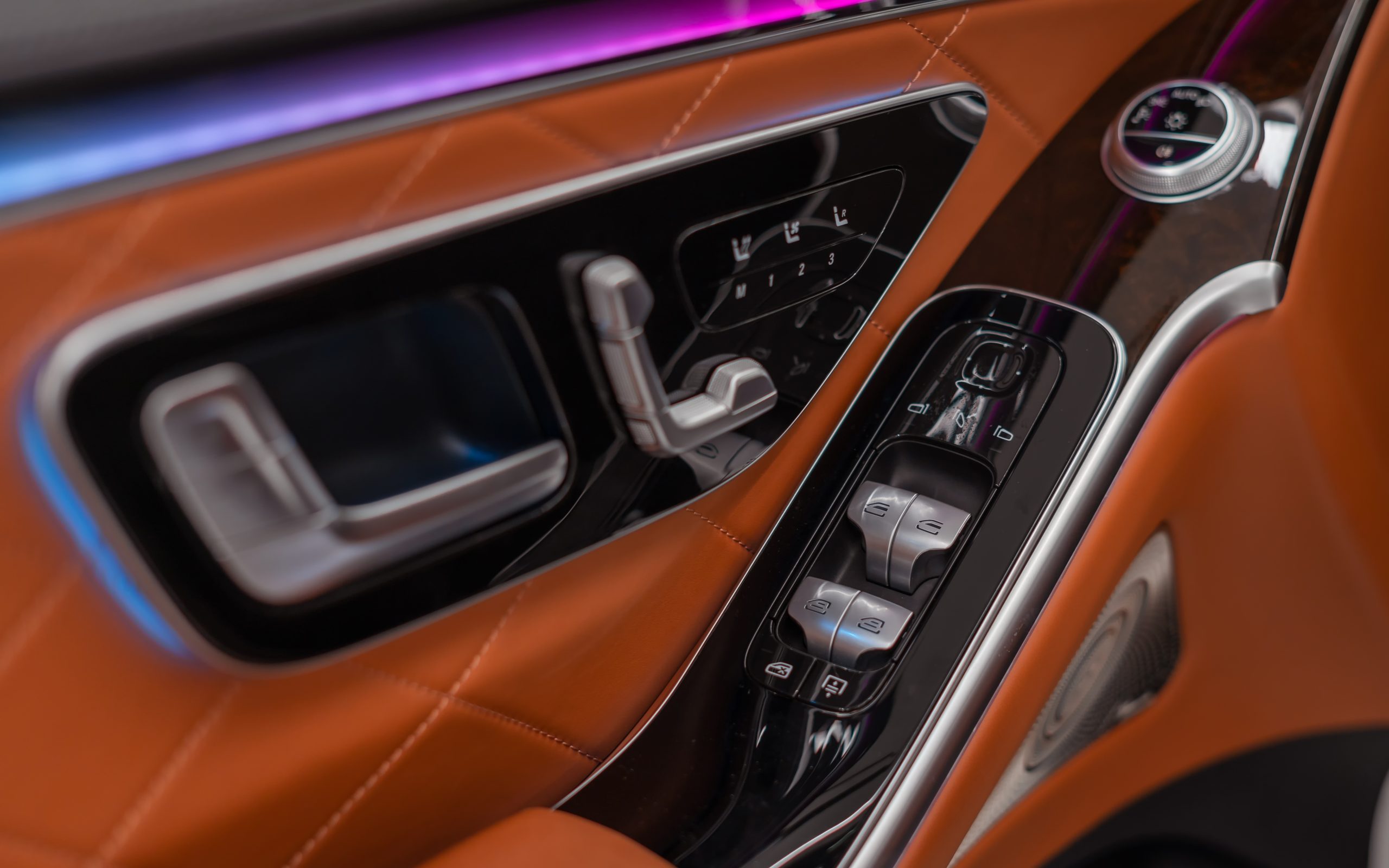 Mercedes Benz S500 door panel controls