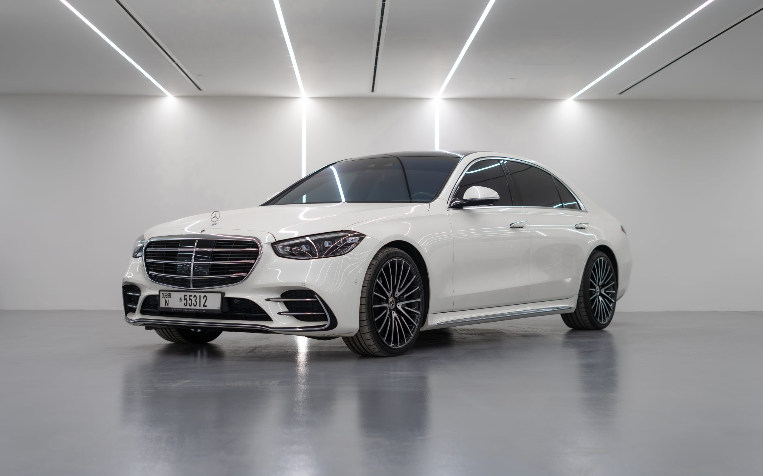 Rent Mercedes Benz S500 in Dubai