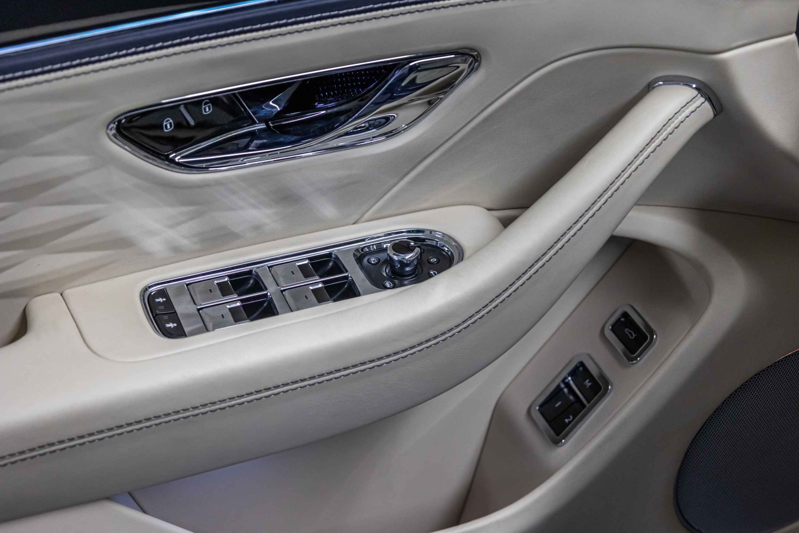 2021 Bentley Flying Spur door pad switch