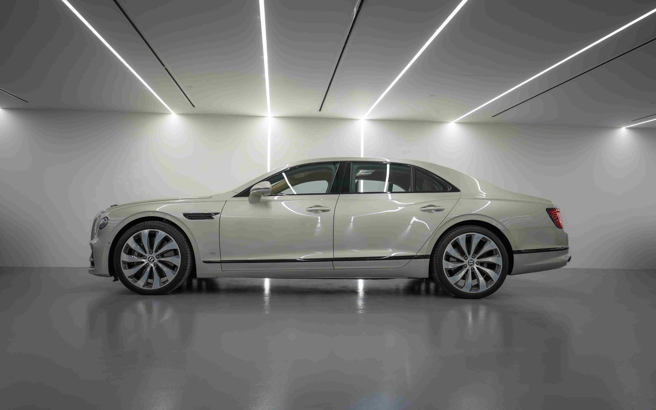 Bentley Flying Spur side profile