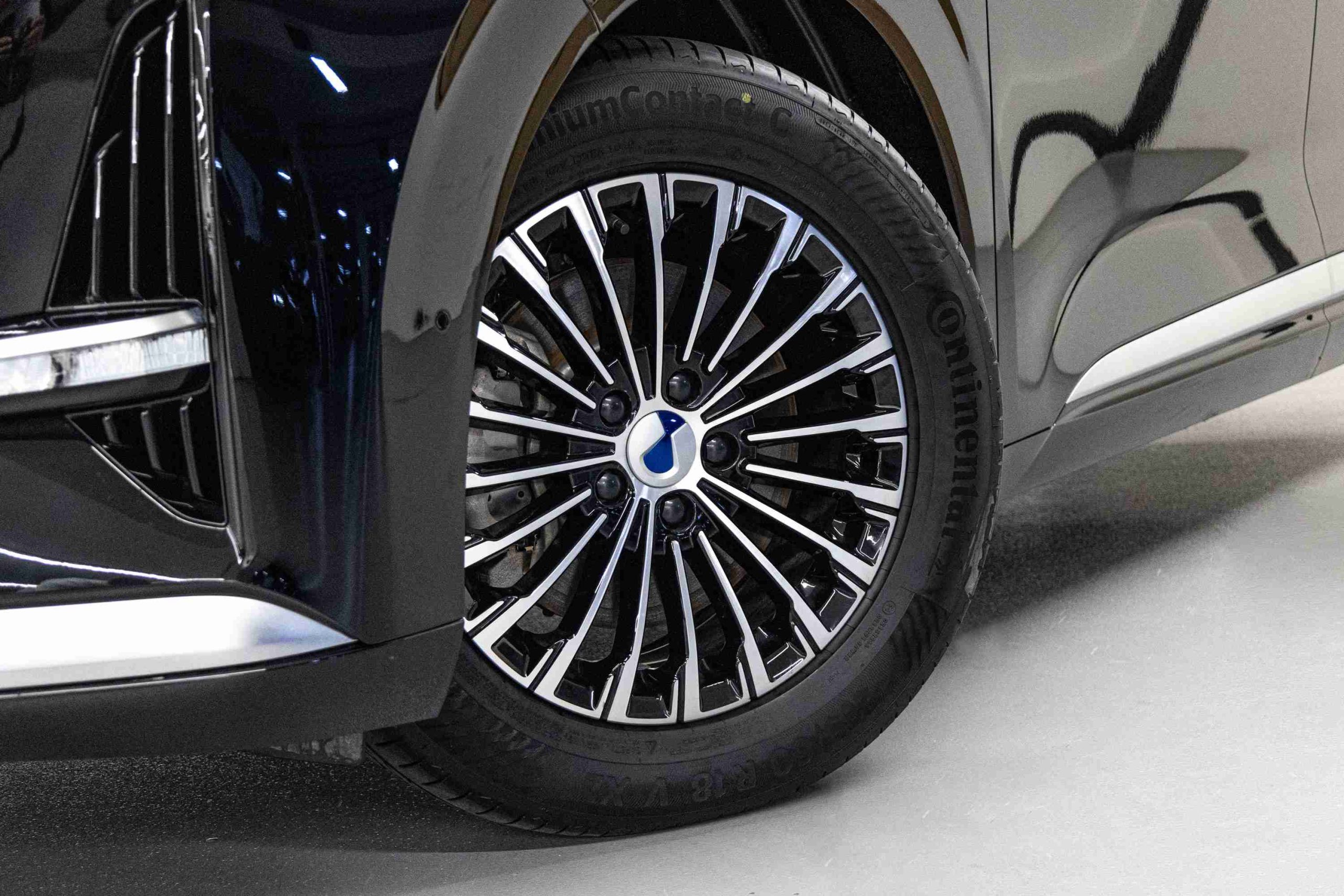Denza D9 DM-i alloy wheels