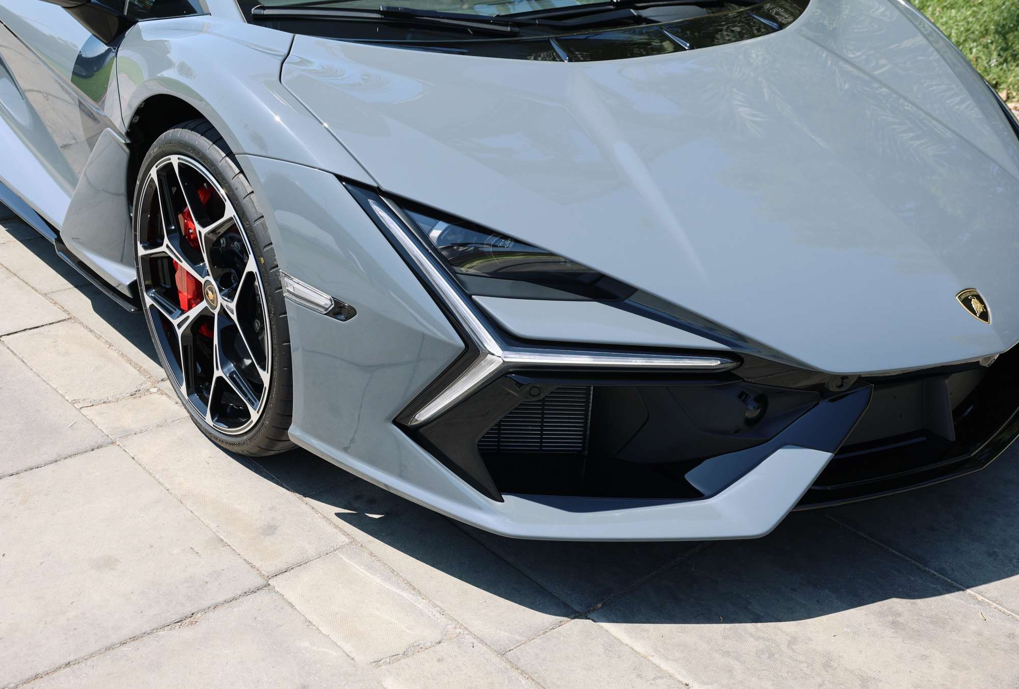 Lamborghini Revuelto led headlights