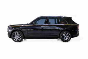 Rolls-Royce Cullinan Black Badge side profile