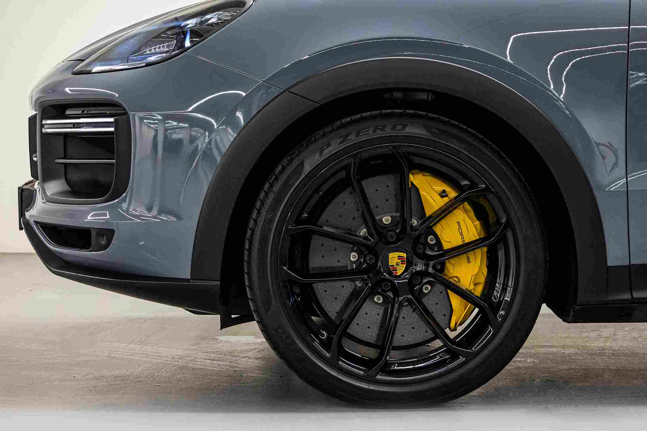 Porsche Cayenne Turbo GT alloy wheels