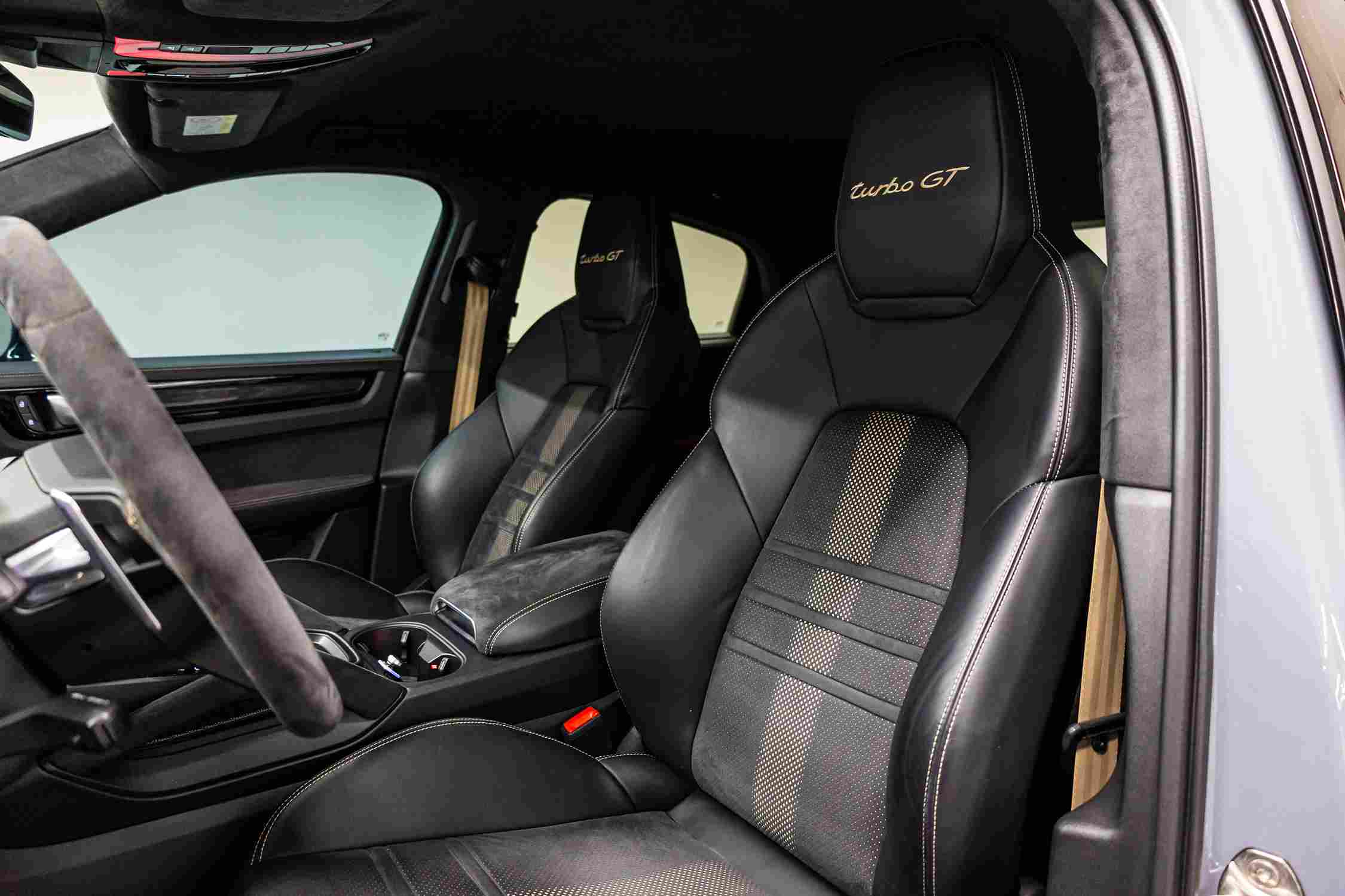 Porsche Cayenne Turbo GT front seats interior