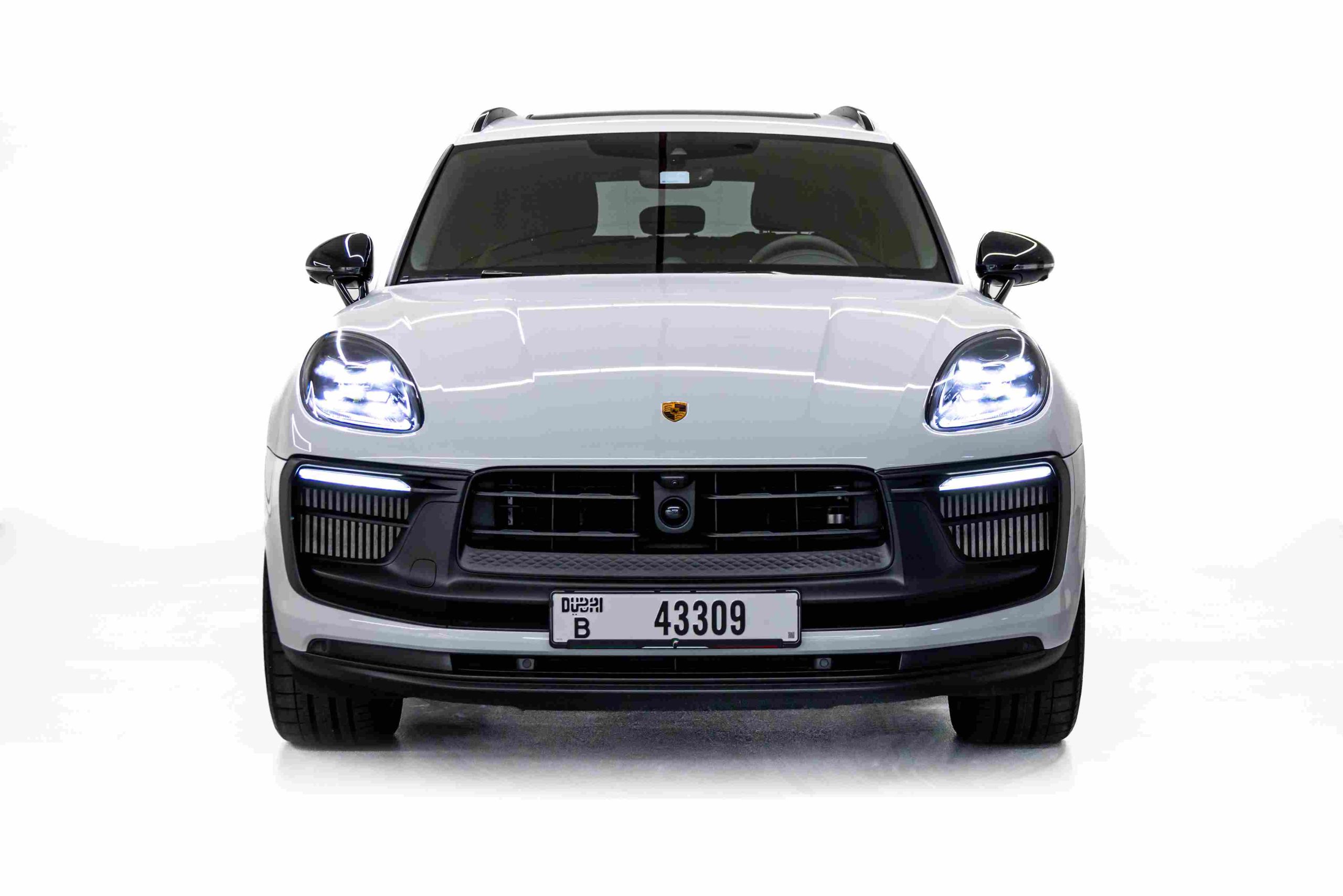 Porsche Macan GTS front view