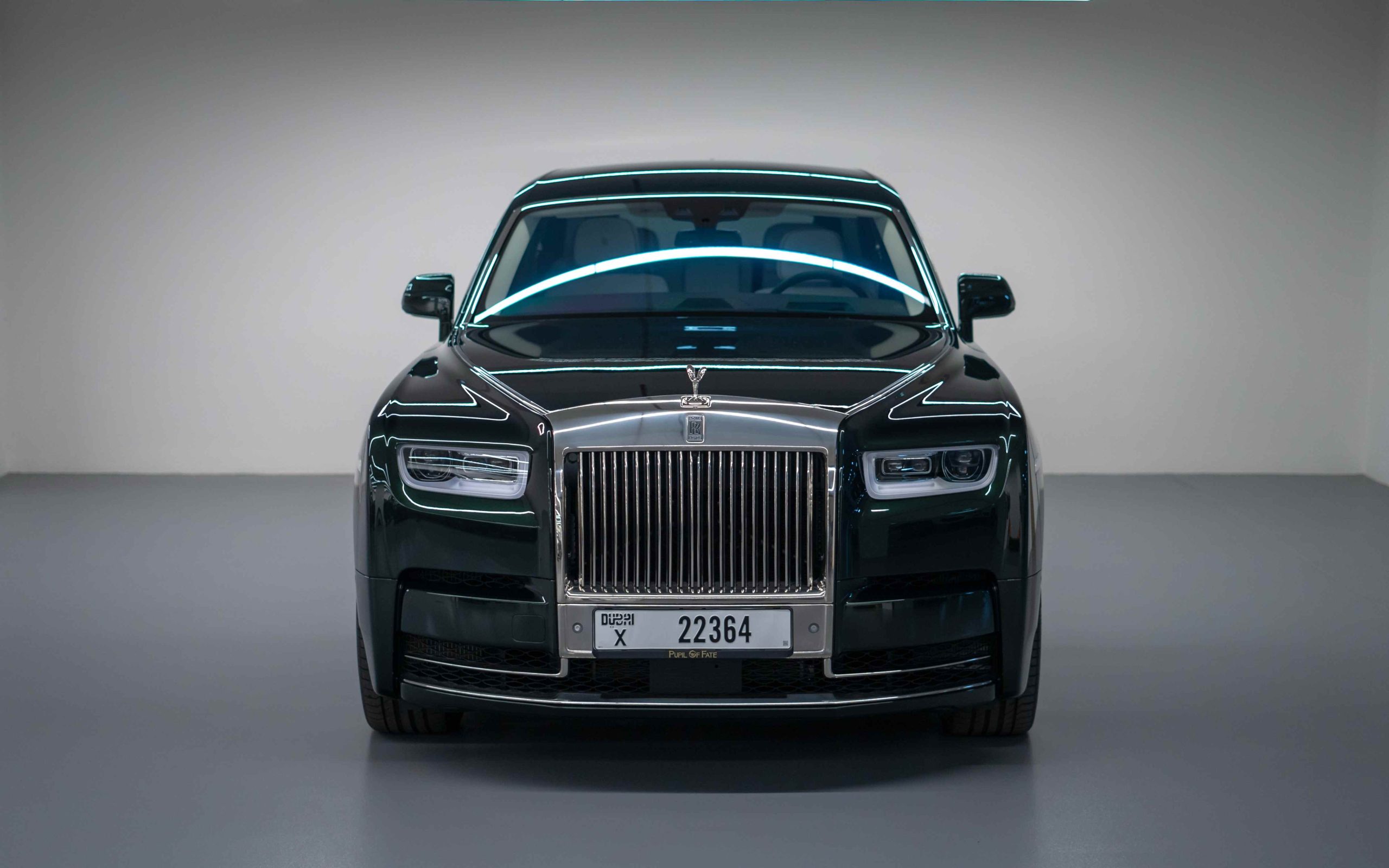 Rent Rolls-Royce Phantom in Dubai