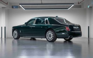 Rolls-Royce Phantom exterior angle view