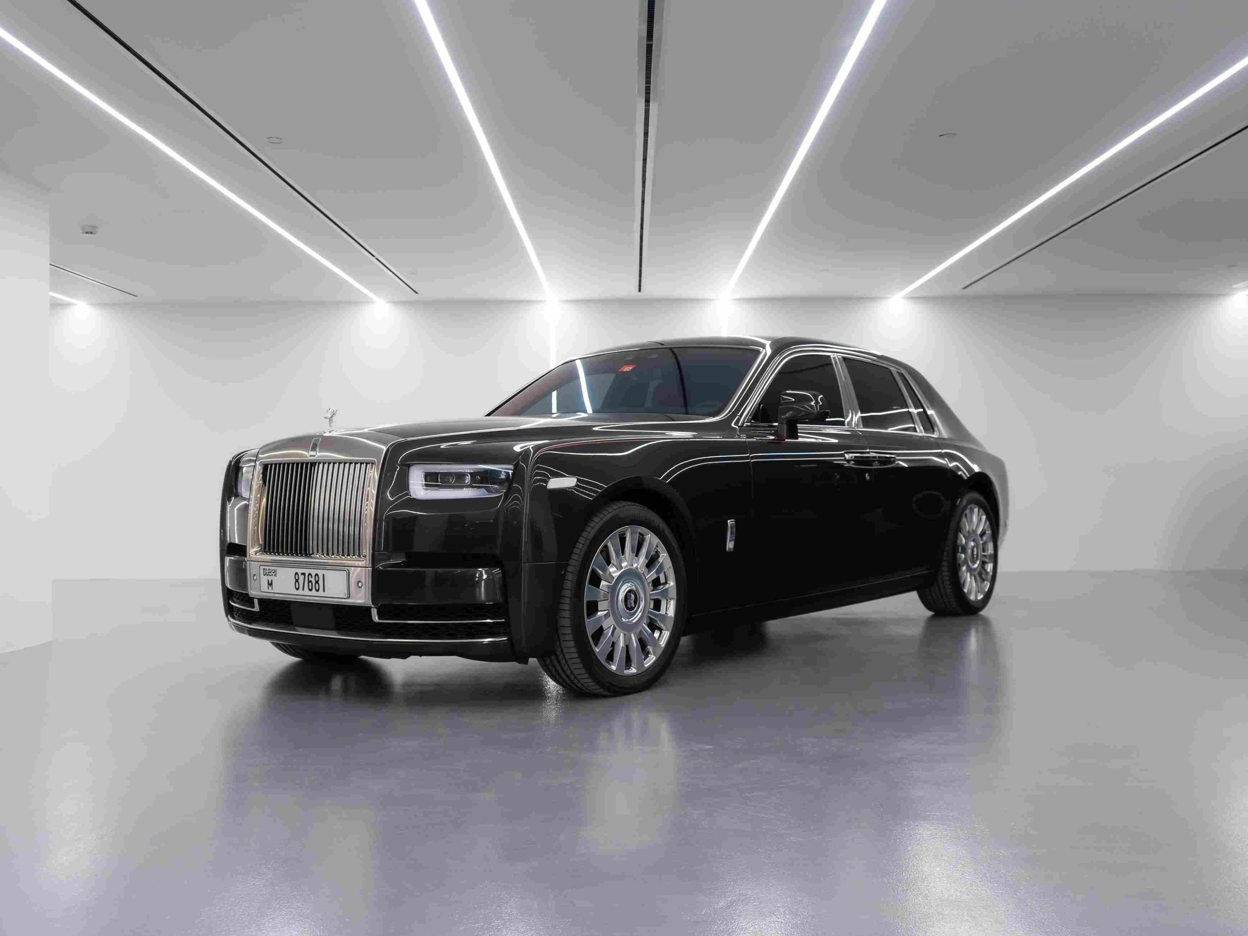 rolls-royce-phantom-ewb-rental-dubai
