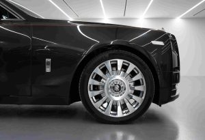 Rolls-Royce Phantom EWB luxury wheel