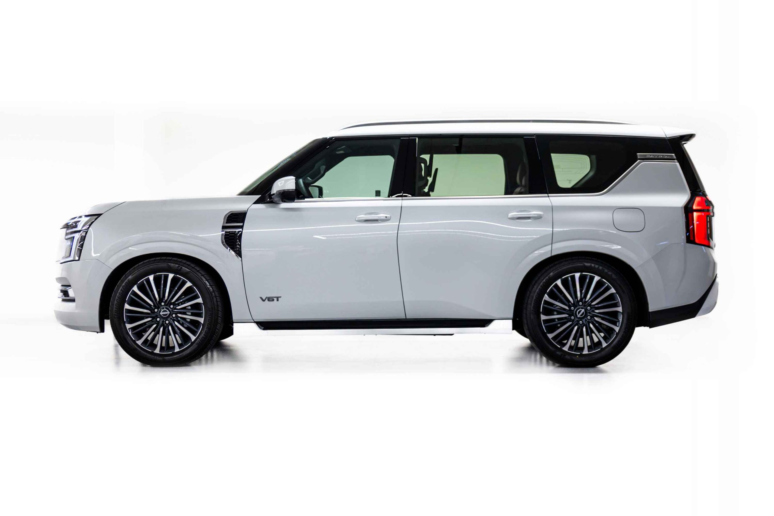 Nissan Patrol LE Platinum side profile