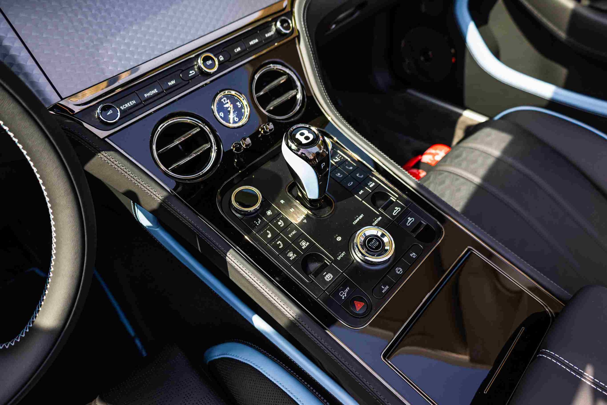 Bentley Continental GTC dashboard
