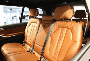 BMW X7 xDrive40i rear seat view