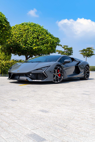 Rent the Lamborghini Revuelto in Dubai
