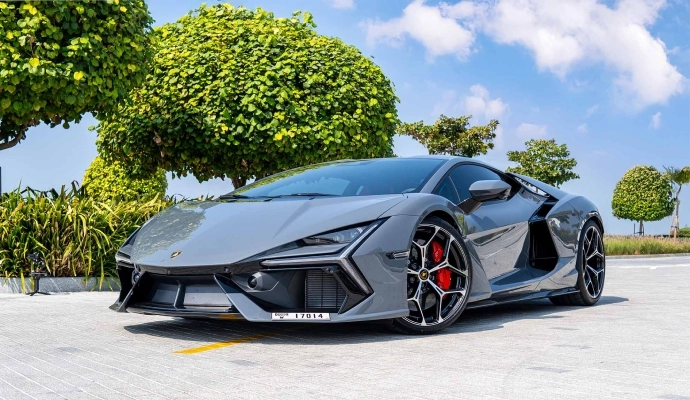 Lamborghini revuelto rental in Dubai