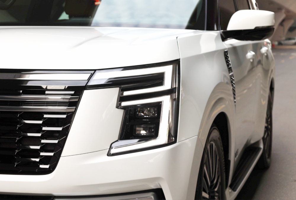 2025 Nissan Patrol LE Platinum headlights
