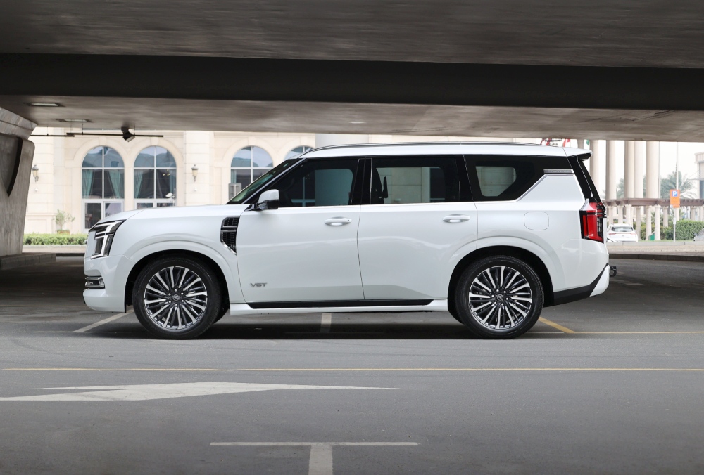 2025 Nissan Patrol LE Platinum side profile