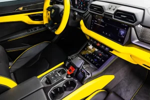 yellow-lamborghini-urus-2025-driver-seat-and-controls