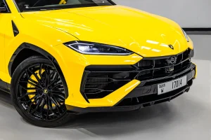 yellow-lamborghini-urus-2025-logo-and-grille-detail