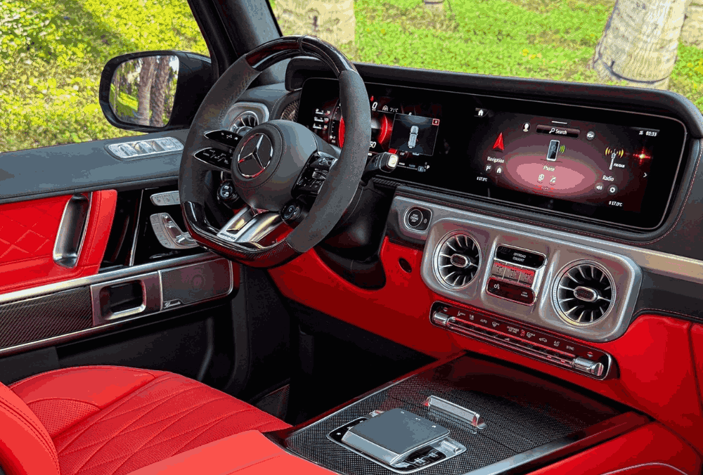 2025 Mercedes G63 AMG steering wheel