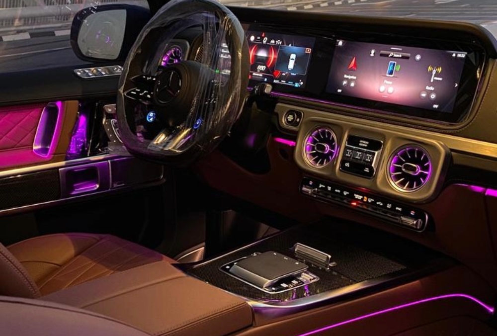 SUV Mercedes G63 AMG interior view