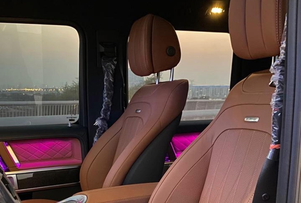 SUV Mercedes G63 AMG leather seats