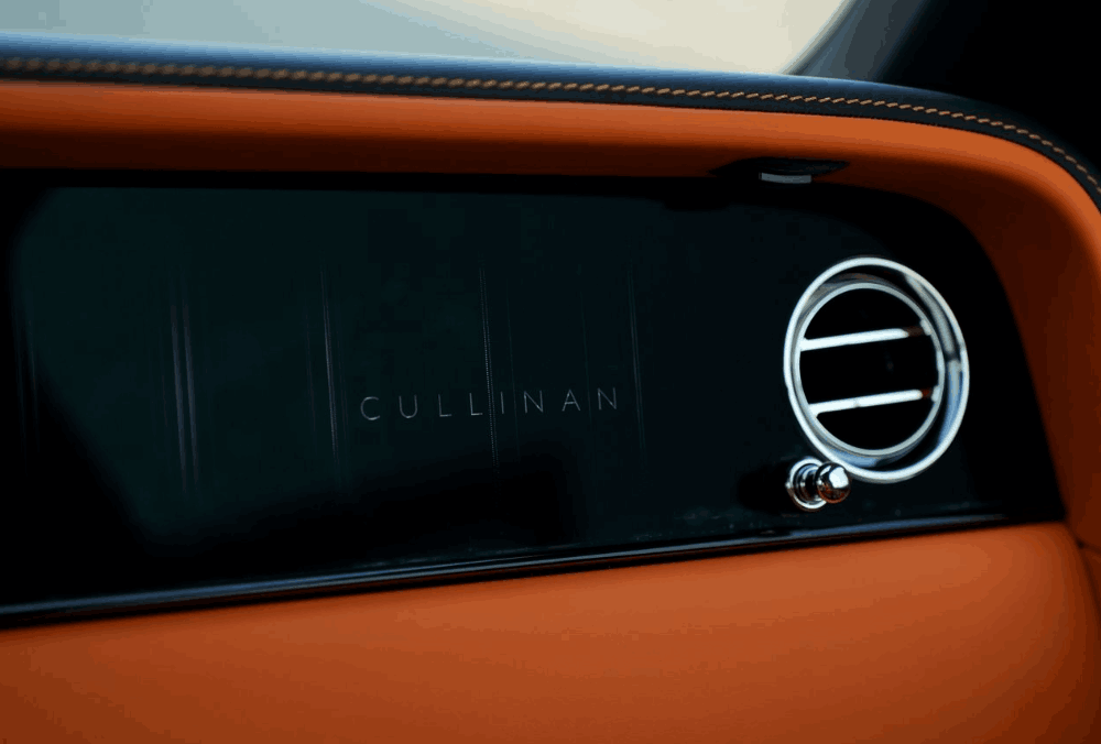 Black Rolls-Royce Cullinan dashboard