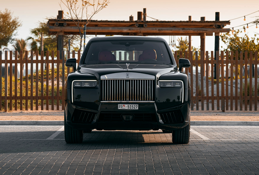 Rolls Royce Cullinan front view