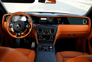 Black Rolls-Royce Cullinan steering wheel