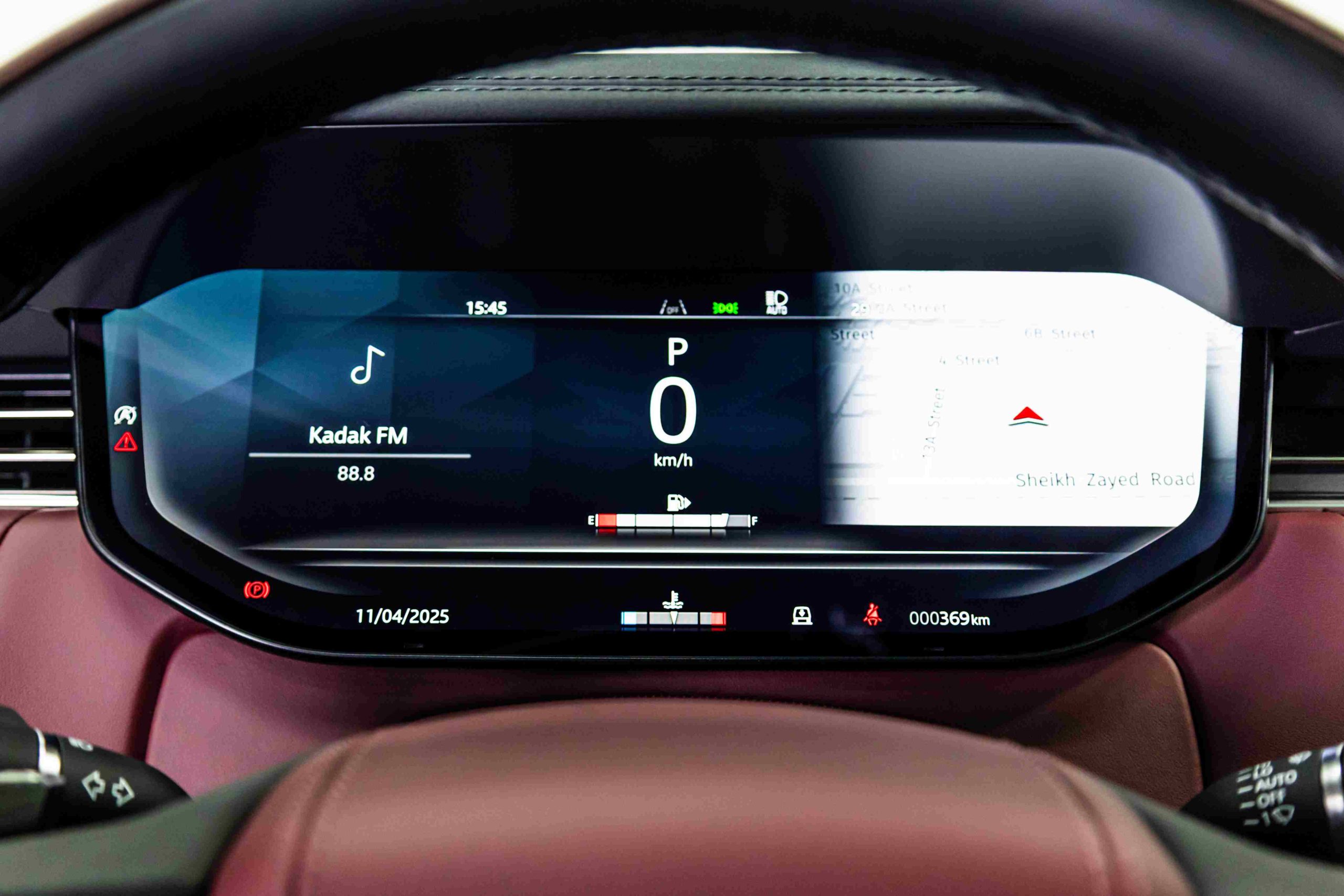Grey Land Rover Range Rover HSE digital cluster