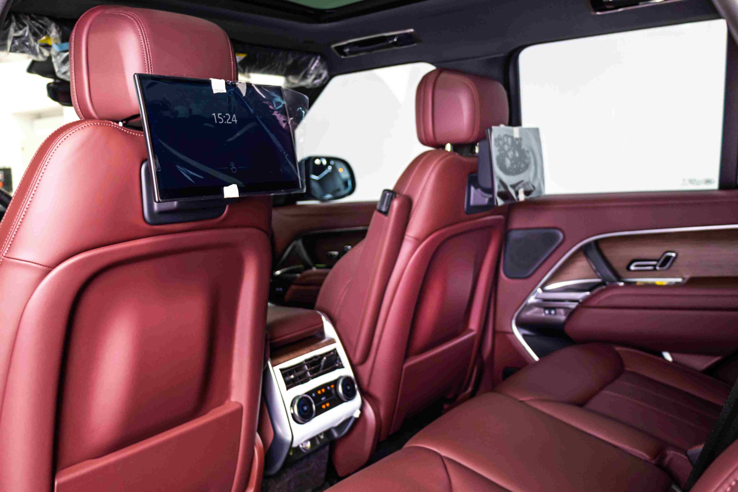 Grey Land Rover Range Rover HSE leather seat view