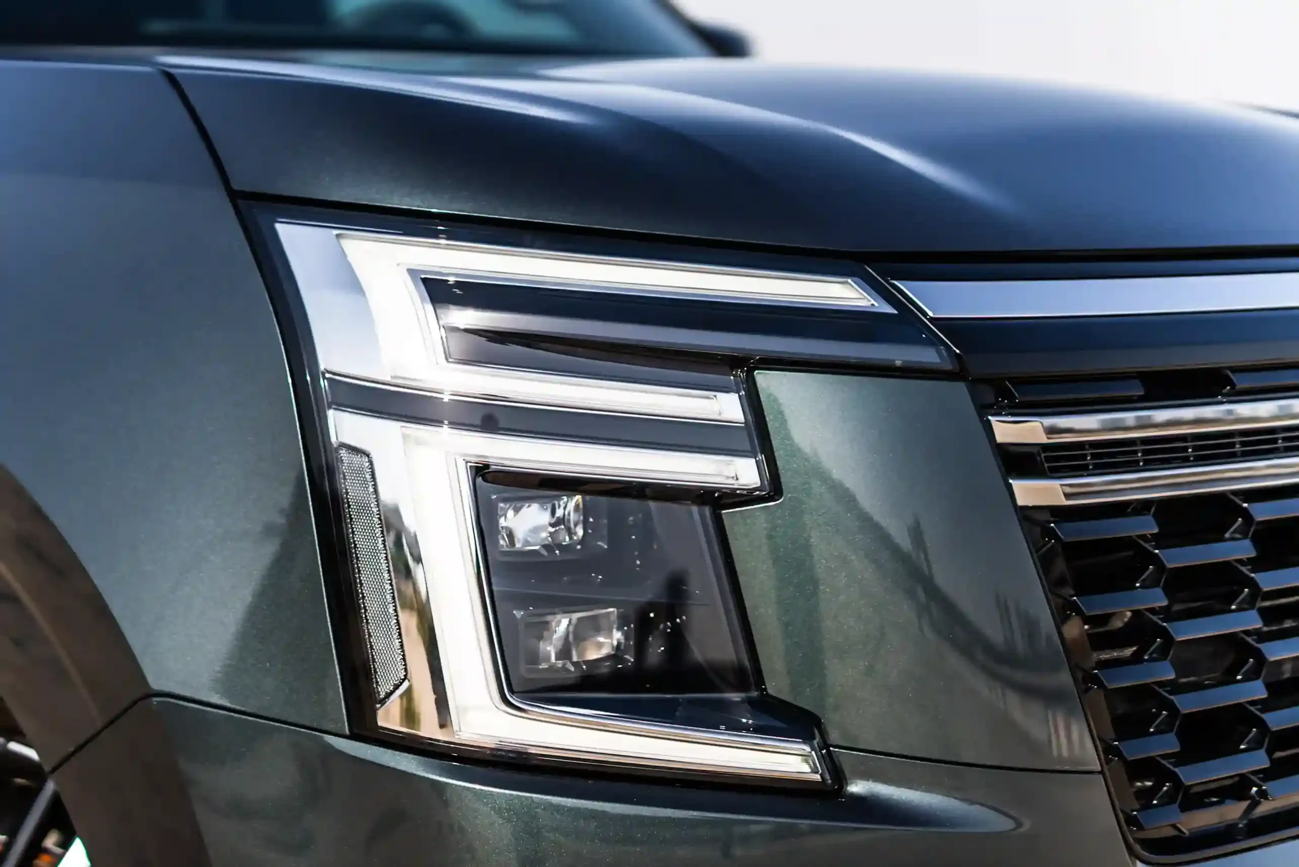 nissan-patrol-green-headlight