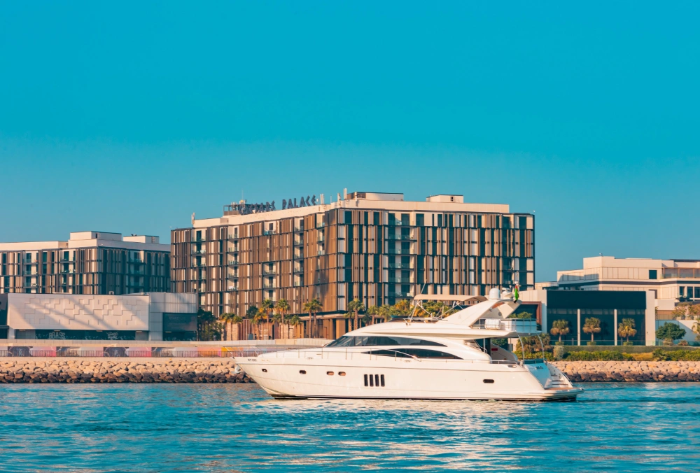 Amotea-Princess-72-FT-Exterior 1