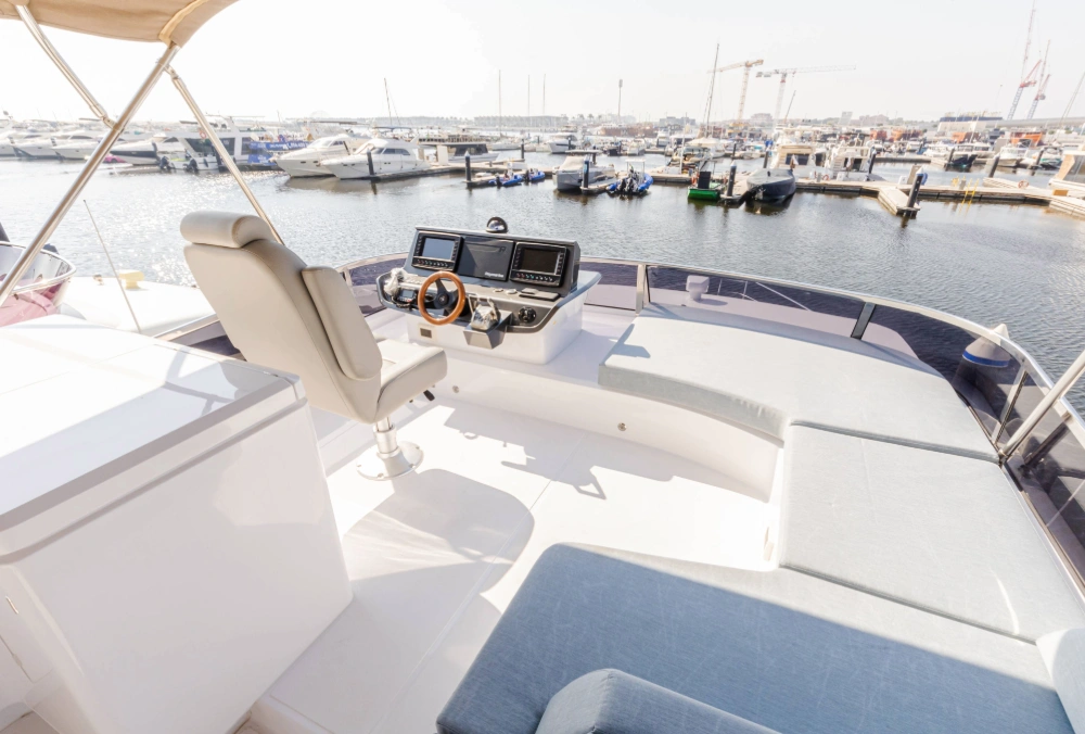 Fly-Sky-Walker-56-FT-Flybridge 2