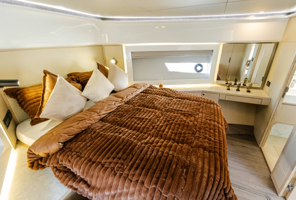Fly-Sky-Walker-56-FT-Guest Cabin 1