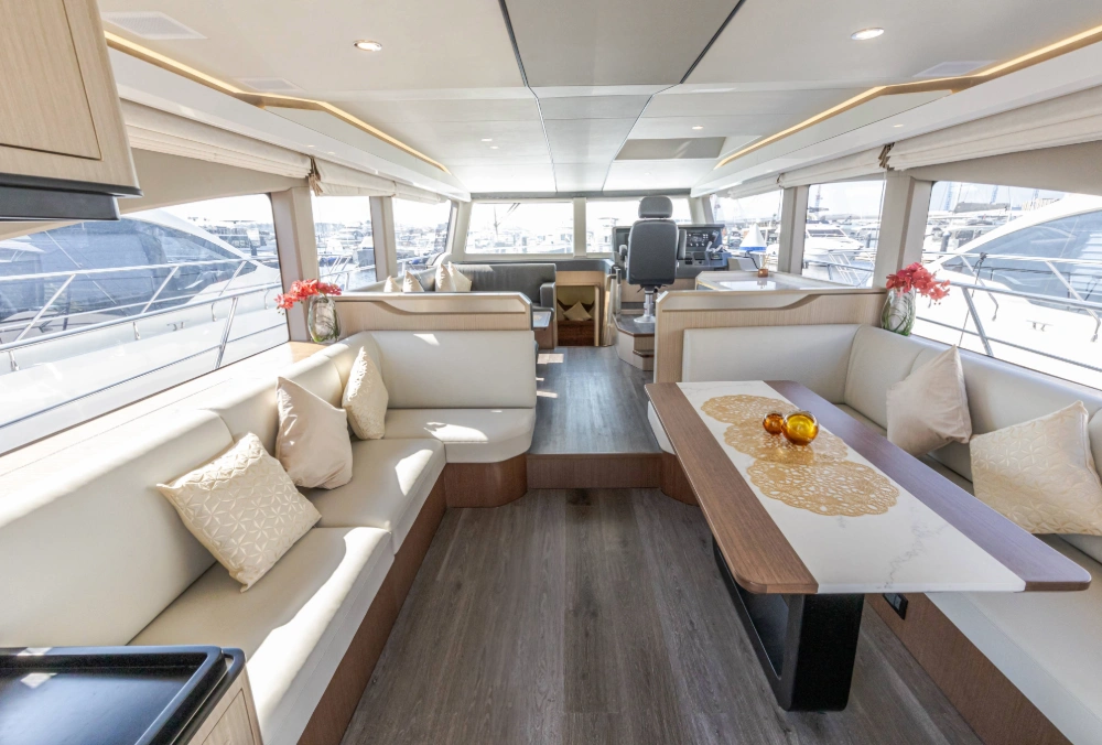 Fly-Sky-Walker-56-FT-Saloon 2