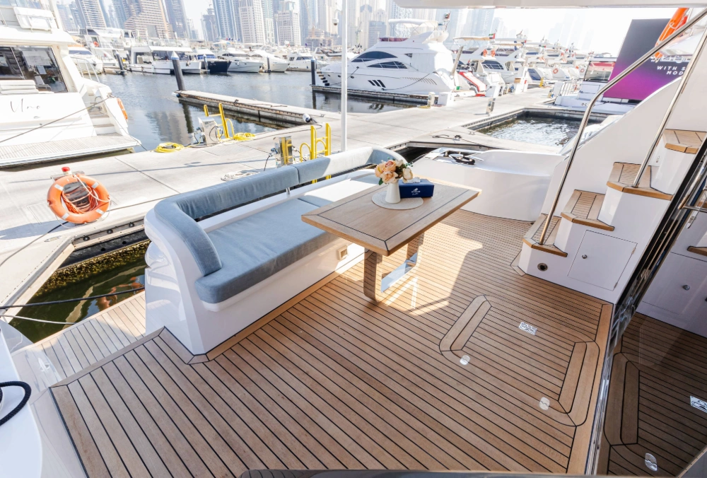 Fly-Sky-Walker-56-FT-Stern