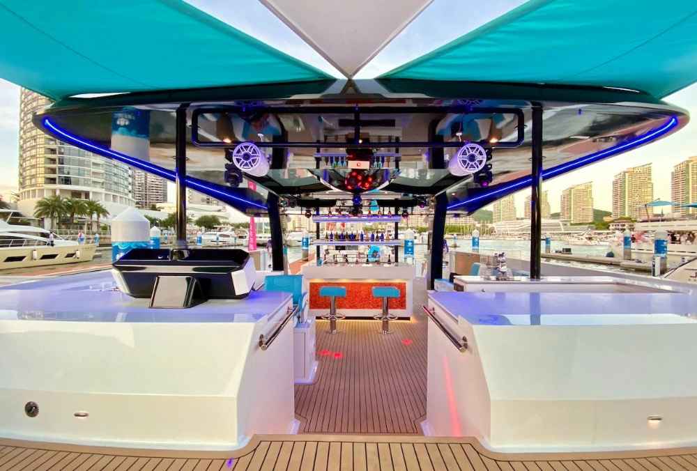 Ozone-Sky-Walker-55FT-Ozone Open Bar
