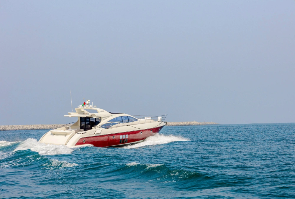 Sura-Azimut-68-FT-Exterior 1