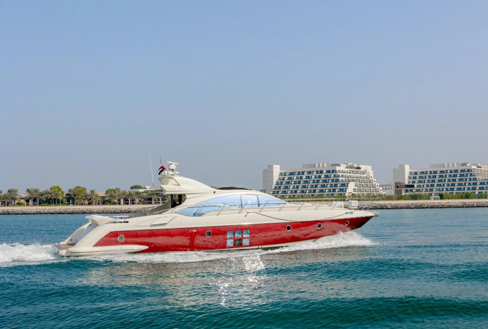 Sura-Azimut-68-FT-Exterior 2