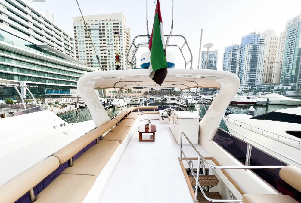 Tisck-Dubai-Marine-75-FT-Interior 2
