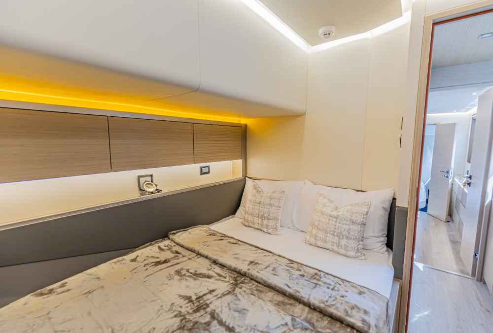 Volare-Sky-Walker-60 FT-Guest