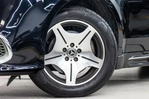 black-mercedes-benz-vito-wheel-rim-closeup